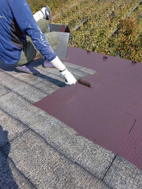 甲州市でラジカル制御形塗料で老朽化した離れ屋根をリフレッシュ